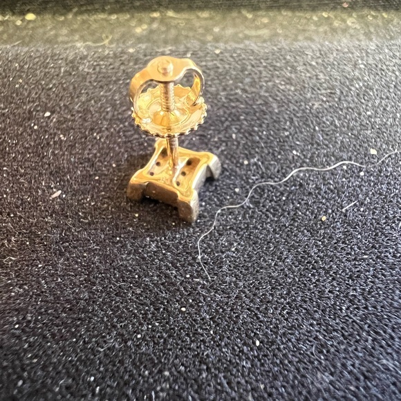 Diamond earrings - Picture 5 of 6